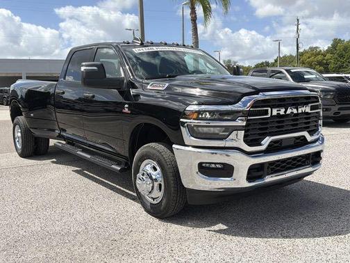 Diamond Black 2026 RAM 3500 Tradesman