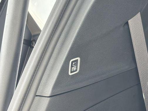 PW7 2027 Chrysler Pacifica SELECT