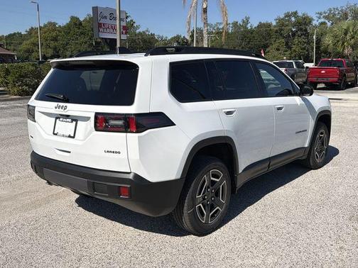 Bright White Clearcoat 2026 Jeep Cherokee LAREDO/LIMITED