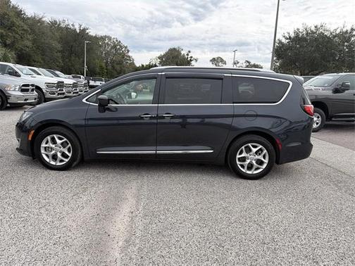 2020 Chrysler Pacifica Touring-L Plus
