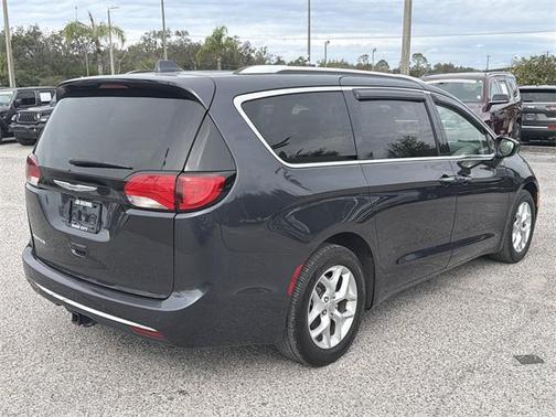 2020 Chrysler Pacifica Touring-L Plus