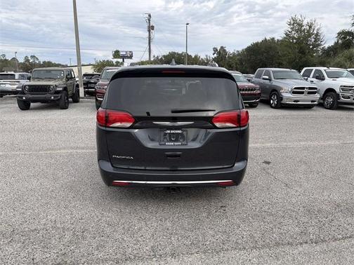 2020 Chrysler Pacifica Touring-L Plus