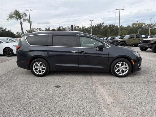 2020 Chrysler Pacifica Touring-L Plus