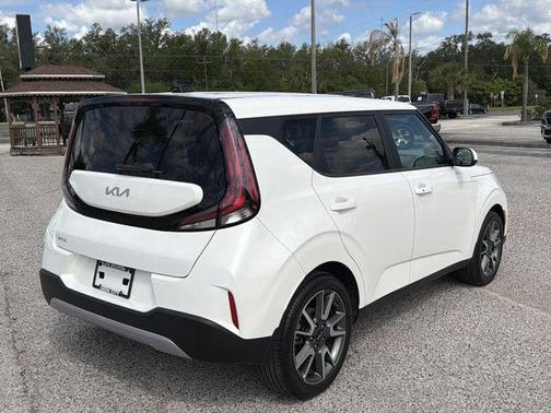 Snow White Pearl 2024 Kia Soul EX