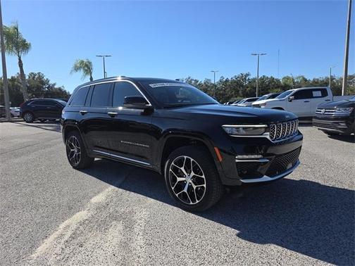 2025 Jeep Grand Cherokee Summit