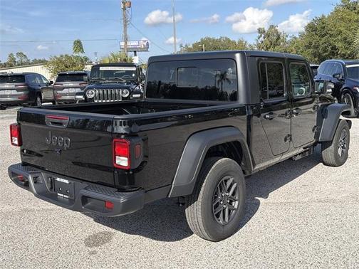 2026 Jeep Gladiator Sport