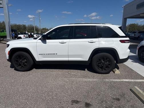 2024 Jeep Grand Cherokee Laredo