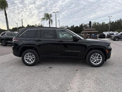 2025 Jeep Grand Cherokee Laredo X
