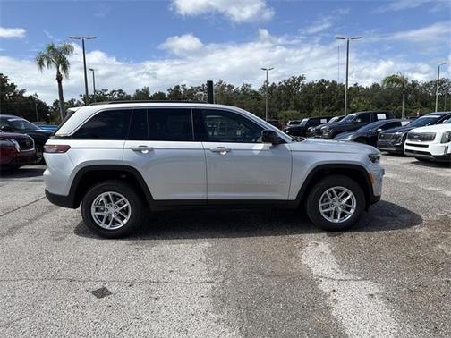 2025 Jeep Grand Cherokee Laredo X