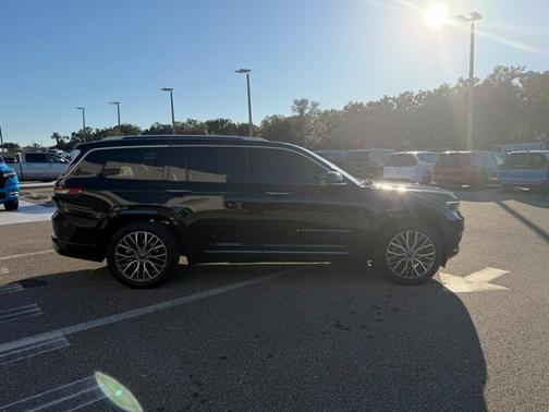 2022 Jeep Grand Cherokee L Summit