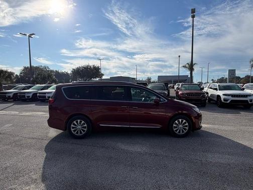 2019 Chrysler Pacifica Touring-L