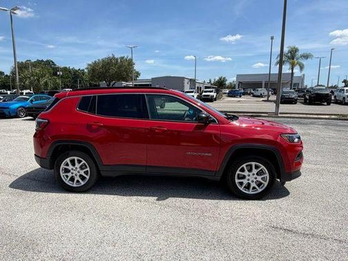 Redline Pearlcoat 2023 Jeep Compass Latitude