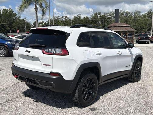 Bright White Clearcoat 2022 Jeep Cherokee Trailhawk