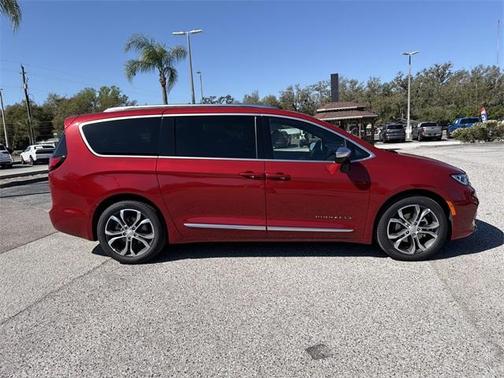 2026 Chrysler Pacifica Pinnacle