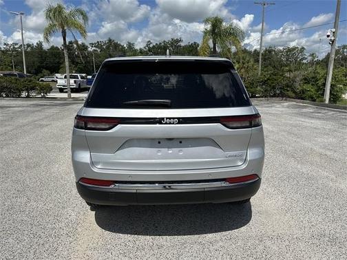 2025 Jeep Grand Cherokee Laredo X