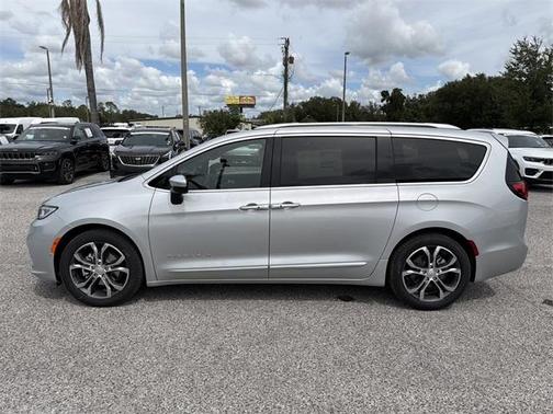 2026 Chrysler Pacifica Pinnacle