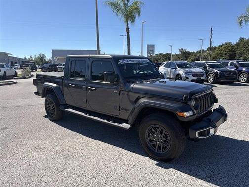 2024 Jeep Gladiator Sport
