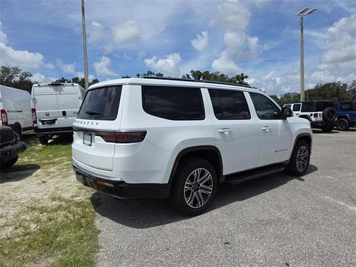 2025 Jeep Wagoneer Base