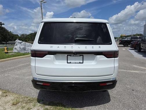 2025 Jeep Wagoneer Base