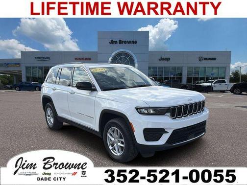 Bright White Clearcoat 2025 Jeep Grand Cherokee Laredo X