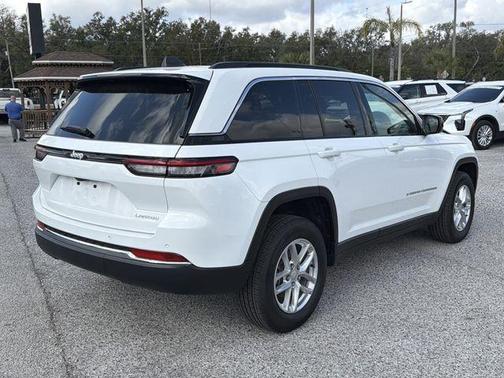 Bright White Clearcoat 2025 Jeep Grand Cherokee Laredo X