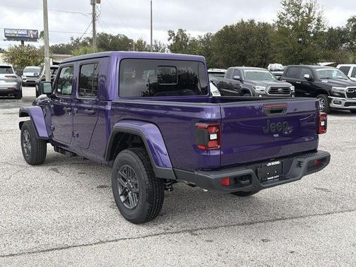 2026 Jeep Gladiator Sport