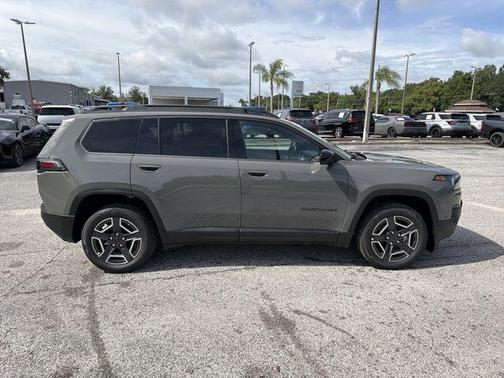 Sting Gray Clearcoat 2026 Jeep Cherokee LAREDO/LIMITED