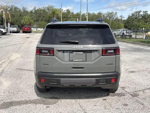 Sting Gray Clearcoat 2026 Jeep Cherokee LAREDO/LIMITED
