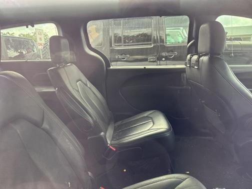 2020 Chrysler Pacifica Touring-L