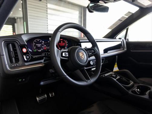2025 Porsche Cayenne S