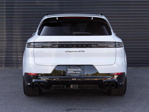 2025 Porsche Cayenne GTS