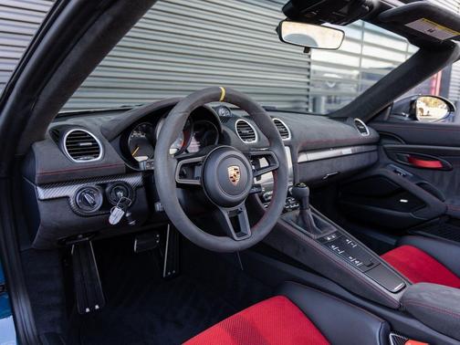 2024 Porsche 718 Spyder RS
