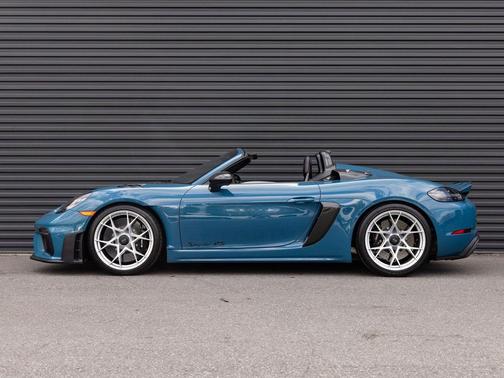 2024 Porsche 718 Spyder RS
