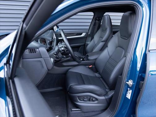 2024 Porsche Cayenne Base