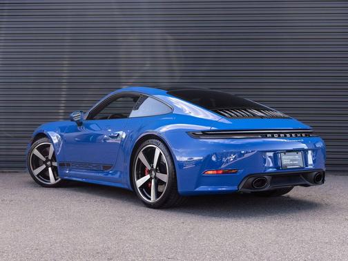 Lugano Blue 2026 Porsche 911 Carrera 4S