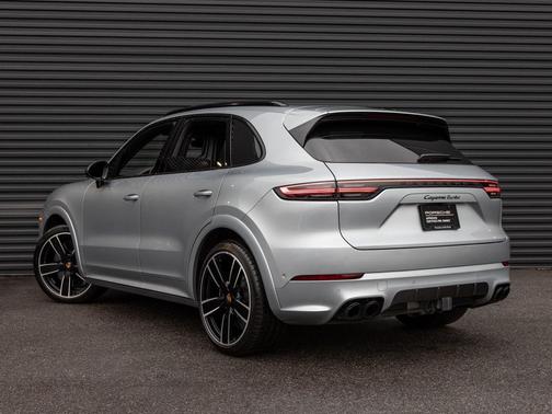 2022 Porsche Cayenne Turbo