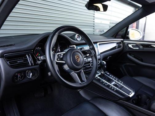 2020 Porsche Macan Macan S
