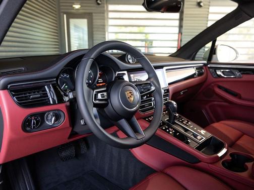 Chalk 2026 Porsche Macan Macan