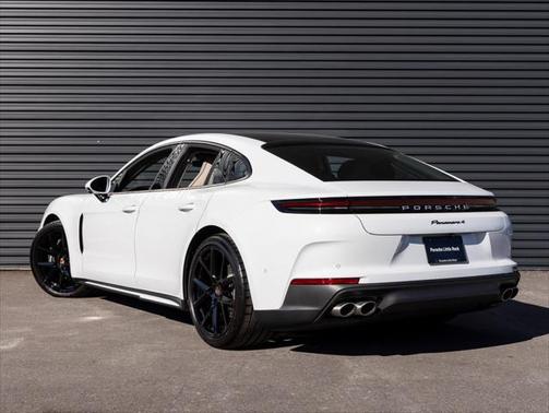 2025 Porsche Panamera 4