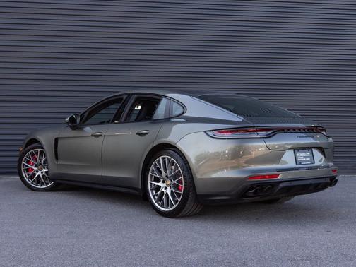 2023 Porsche Panamera 4S