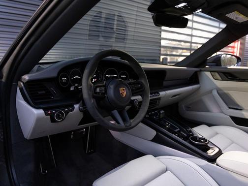 2022 Porsche 911 Carrera GTS