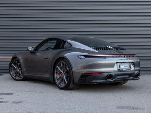 2022 Porsche 911 Carrera GTS