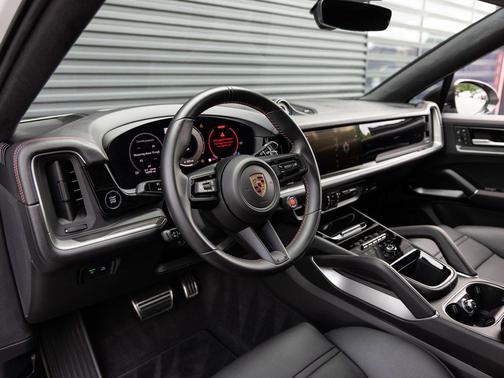 Chalk 2024 Porsche Cayenne Turbo GT