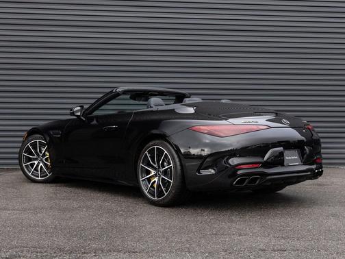 2022 Mercedes-Benz AMG SL 63 Base