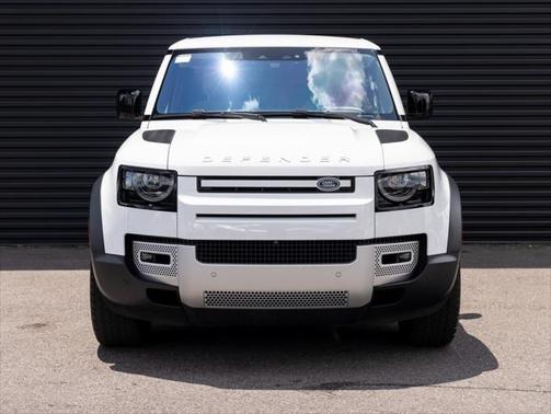 2021 Land Rover Defender 110 SE