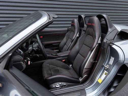 2025 Porsche 718 Spyder RS