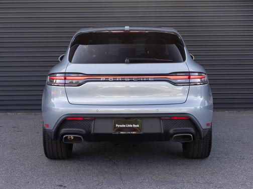 Dolomite Silver Metallic 2026 Porsche Macan Macan