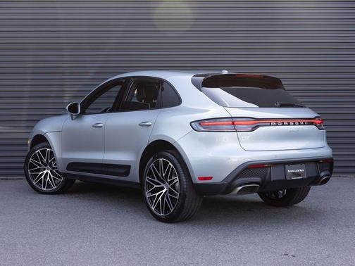 Dolomite Silver Metallic 2026 Porsche Macan Macan
