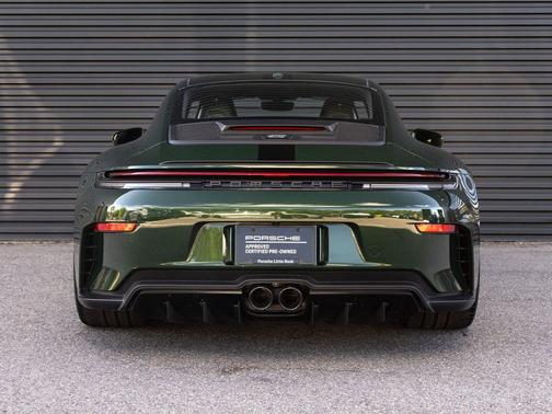 Oak Green Metallic Neo 2026 Porsche 911 GT3