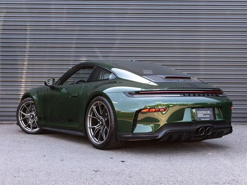 Oak Green Metallic Neo 2026 Porsche 911 GT3